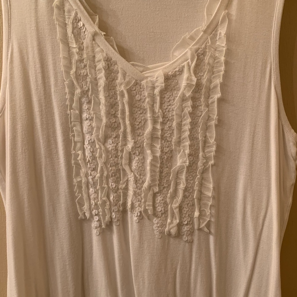 White t-shirt